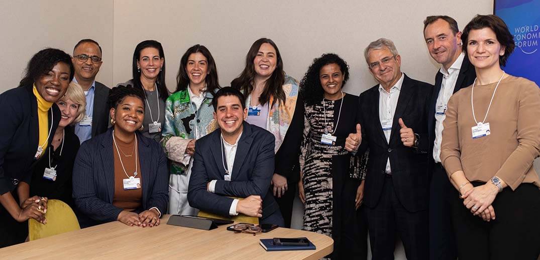 Nestlé lanza Premio Anual a la Innovación Juvenil en Davos