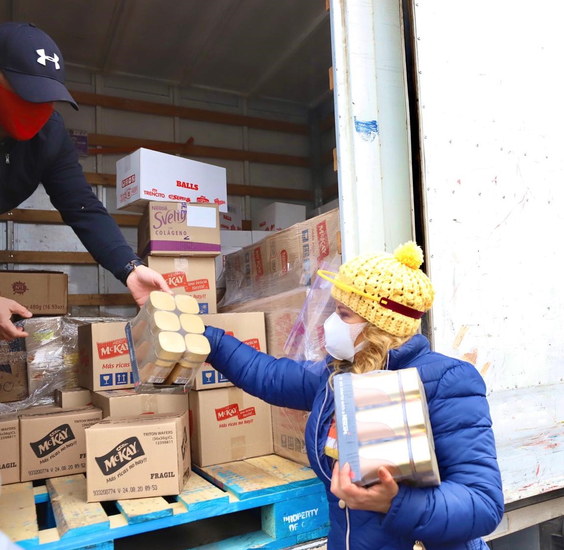 NESTLÉ CHILE ENTREGA MÁS DE 690 KILOS DE ALIMENTOS A VECINOS DE MAIPÚ