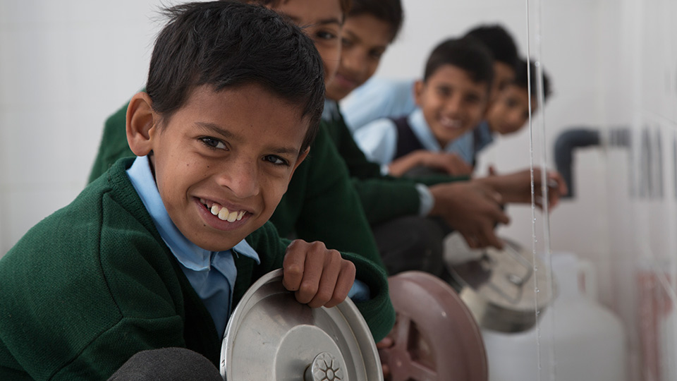 Agua potable para más de 50.000 personas en Pakistán