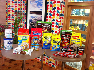 Alimentos Nestlé entregados a damnificados
