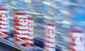 botellas de agua Vittel