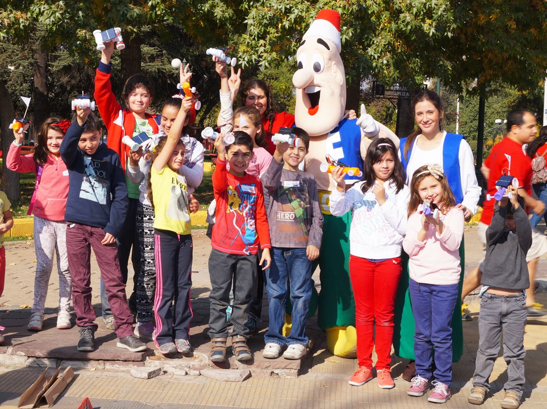 CHAMYTO de Nestlé y ONG Ruta Solar organizaron carrera de autitos solares en el Día Mundial del Reciclaje
