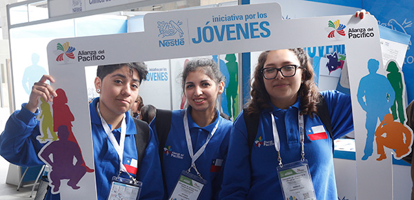 Nestlé y 37 empresas se alían para ayudar jóvenes latinoamericanos a entrar al mundo laboral