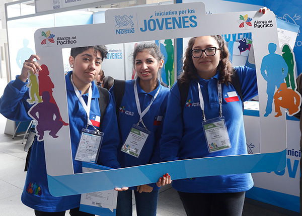 Nestlé y 37 empresas se alían para ayudar a jóvenes latinoamericanos a entrar al mundo laboral
