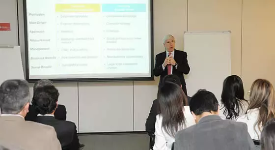 Profesor de Harvard Mark Kramer presentó modelo CVC en Nestlé Chile